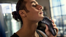 Load image into Gallery viewer, Philips Shaver 3000X Series X3021/00 - shaving jawline