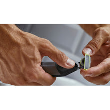 Load image into Gallery viewer, Philips OneBlade Pro 360 Face + Body QP6552/15 - in use
