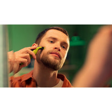 Load image into Gallery viewer, Philips OneBlade 360 Face QP2724/23 - in use
