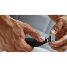 Load image into Gallery viewer, Philips OneBlade Pro 360 Face QP6532/15 - in use
